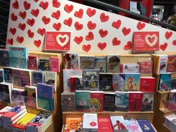 A San Valentino Feltrinelli è un po' Cupido con le dediche d'autore A San Valentino Feltrinelli è un po' Cupido con le dediche d'autore